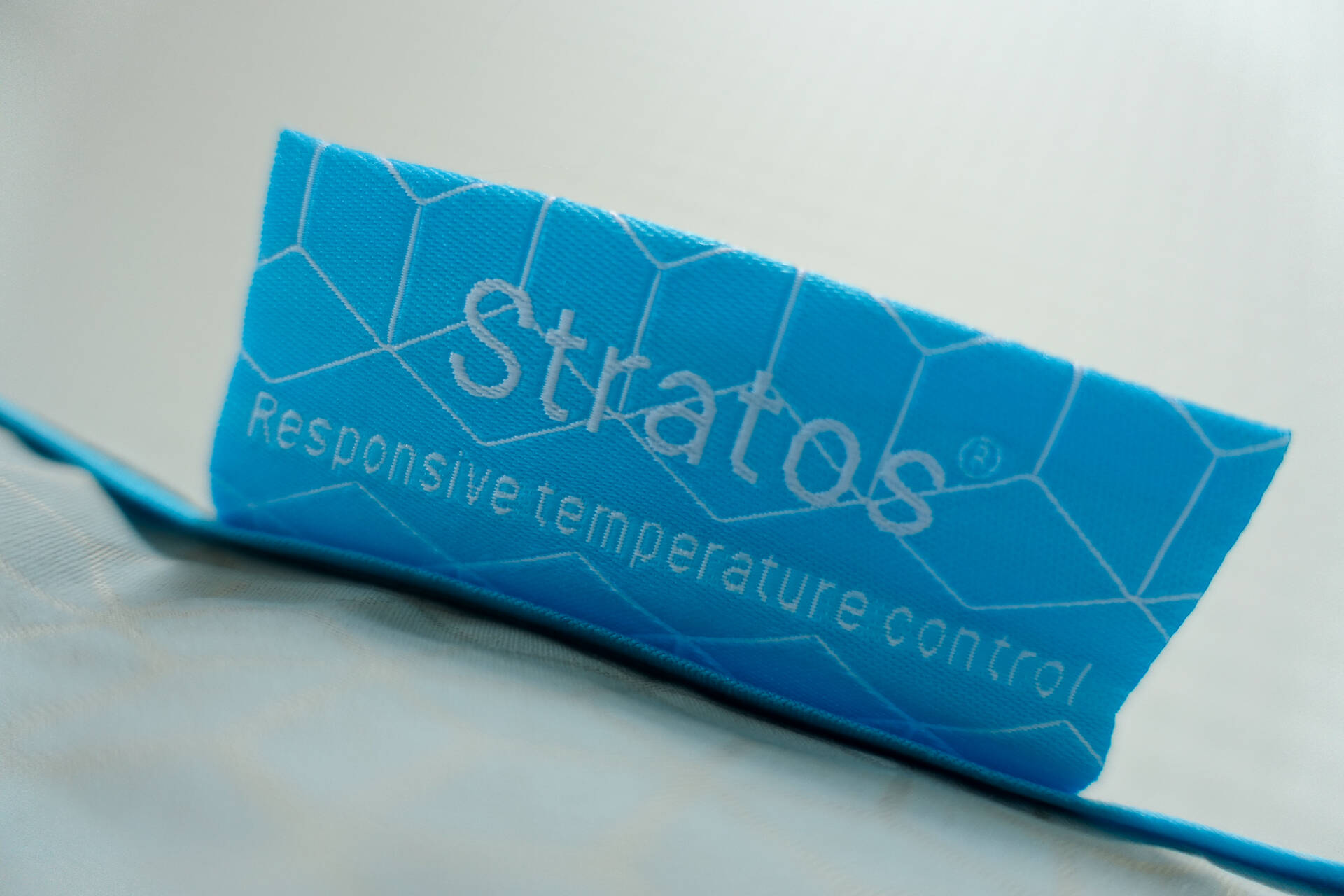 Simba cooling body pillow Stratos label